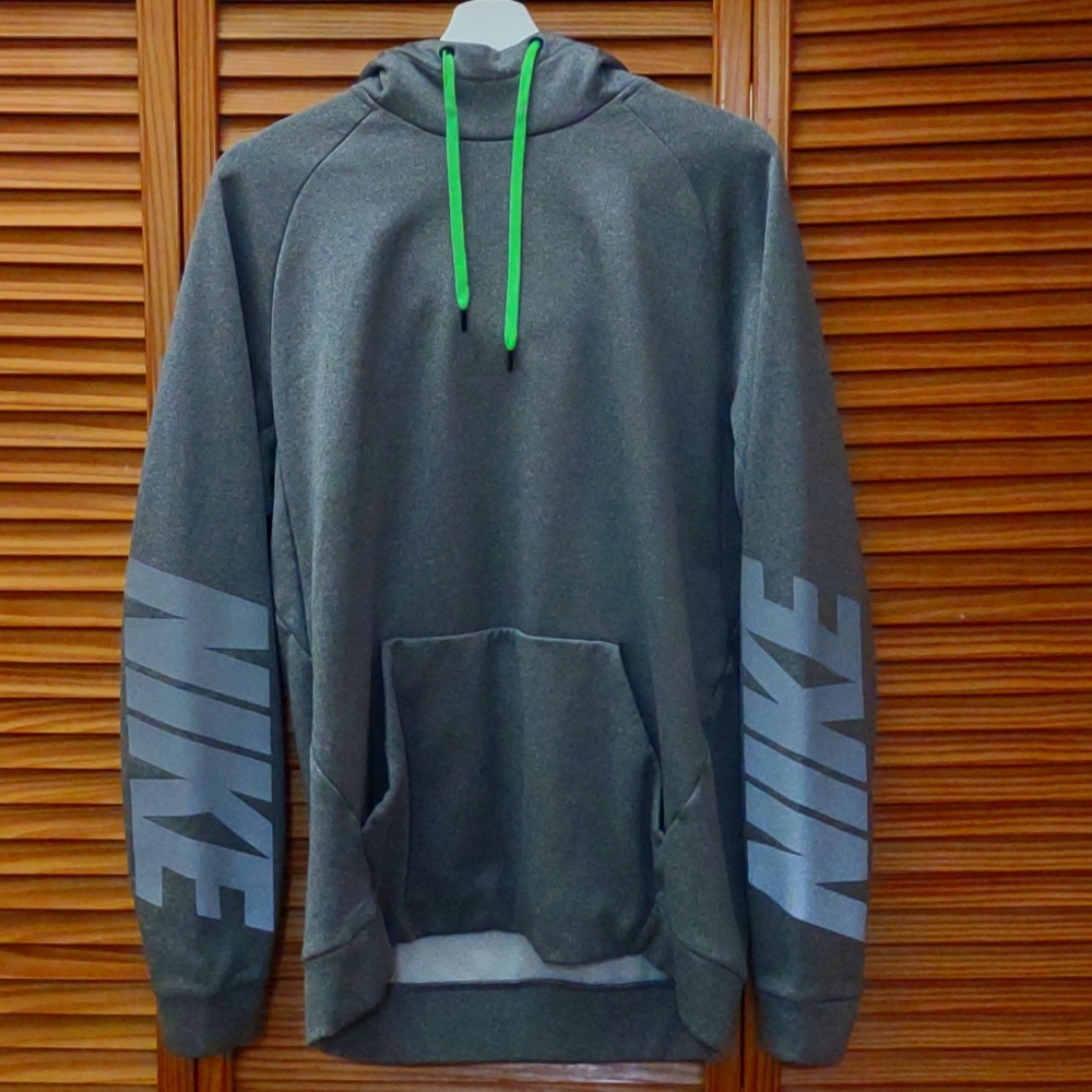 Nike therma fit